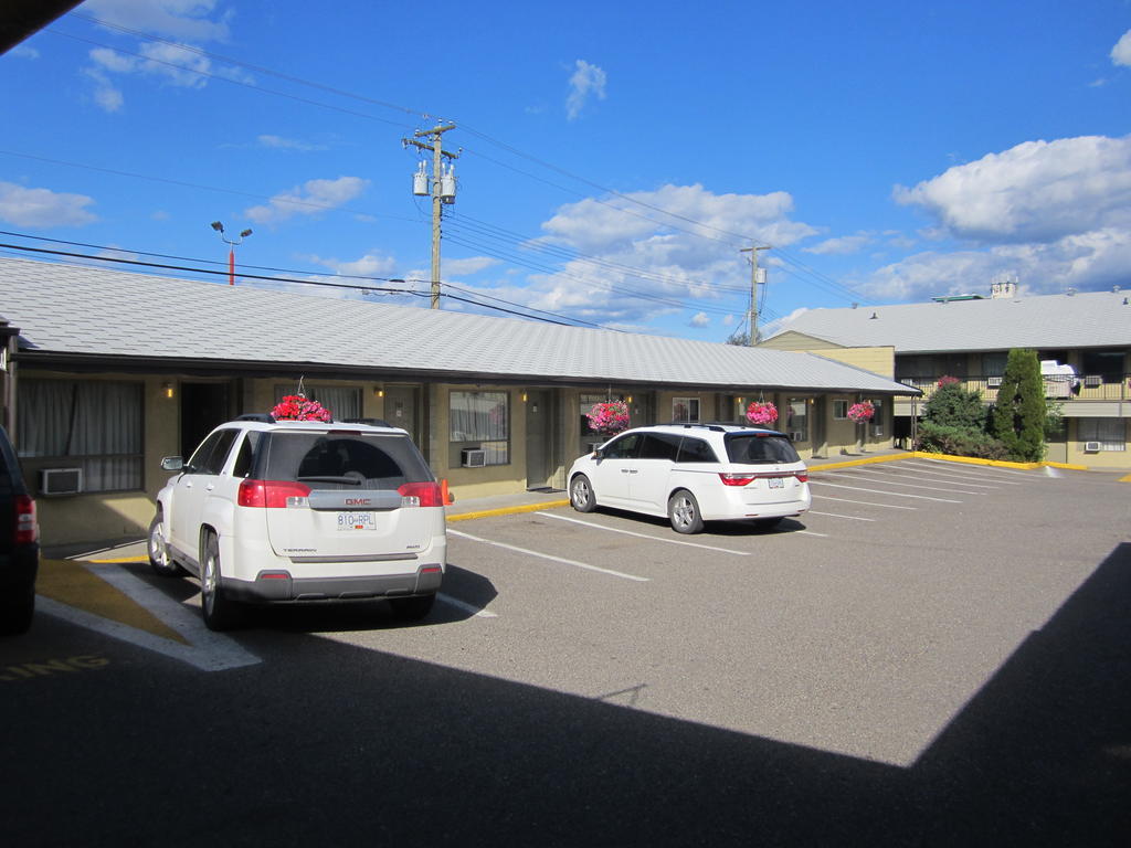 Camelot Court Motel Prince George Eksteriør billede